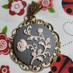 Vintage Floral Cameo Pendant